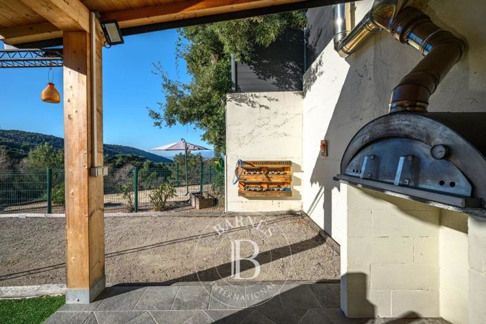 Image No.25-4 Bed House for sale