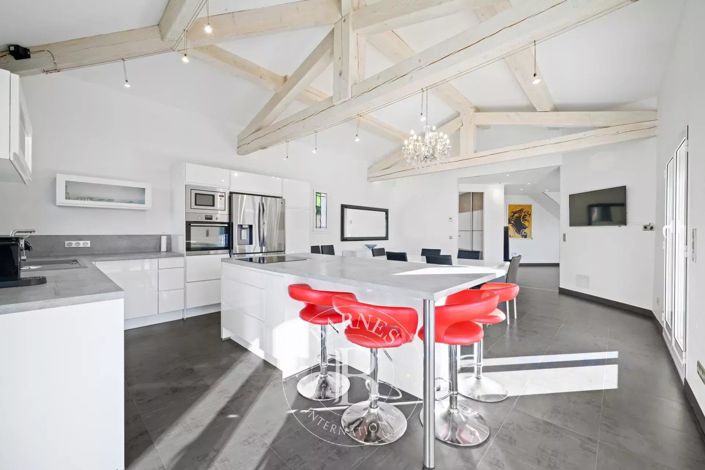 Image No.3-4 Bed House for sale