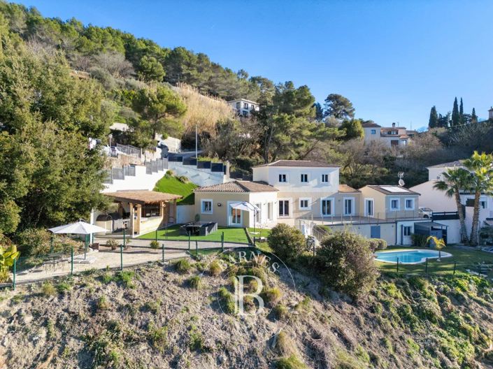 Image No.30-4 Bed House for sale