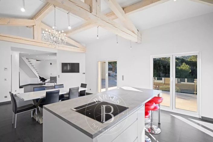 Image No.5-4 Bed House for sale