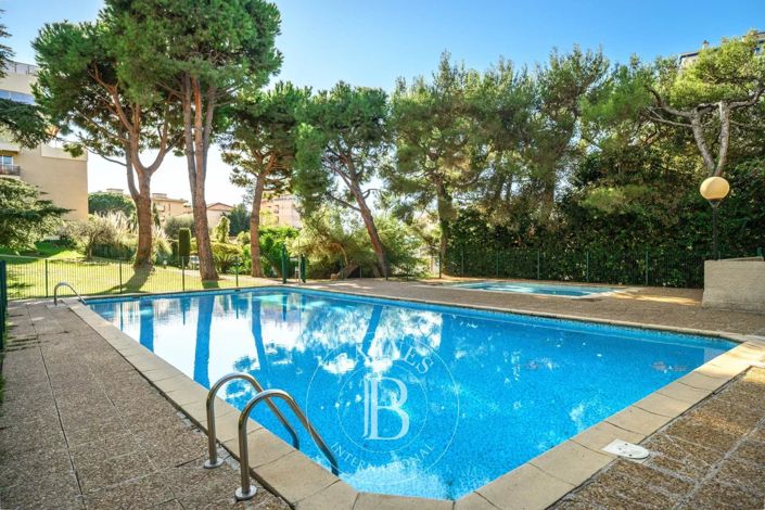 Image No.10-3 Bed Apartment for sale