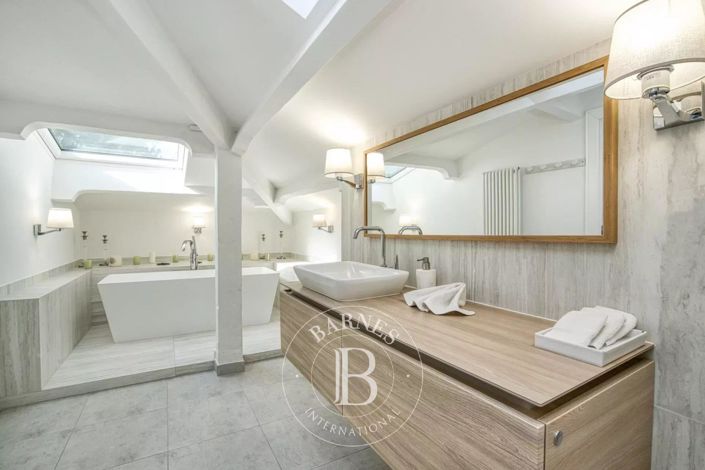 Image No.31-House for sale