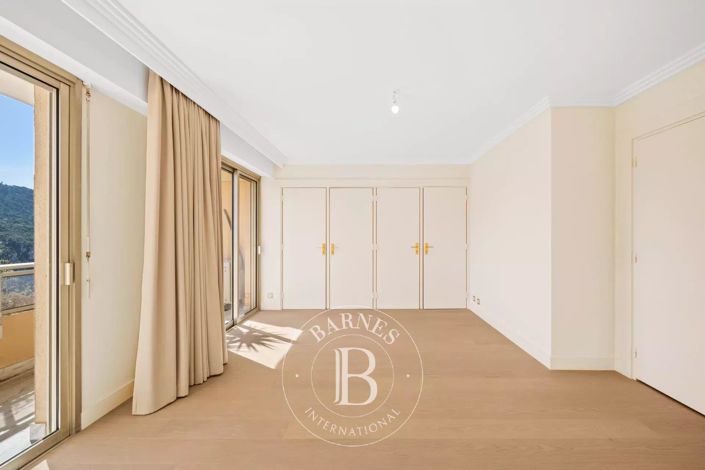 Image No.11-3 Bed Apartment for sale