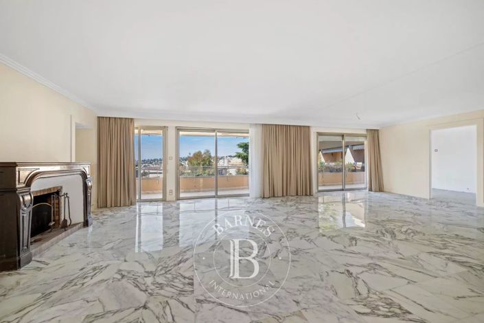 Image No.22-3 Bed Apartment for sale