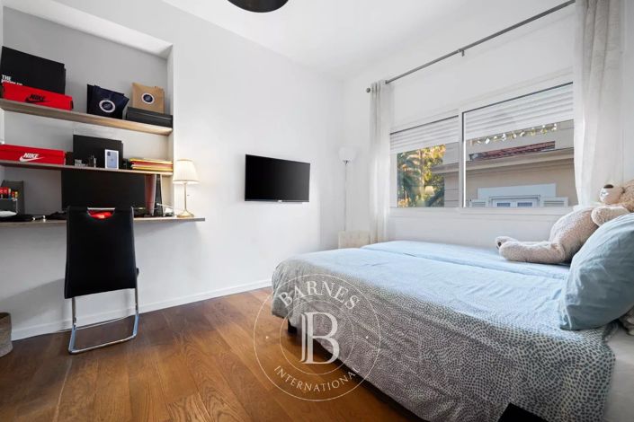 Image No.15-House for sale