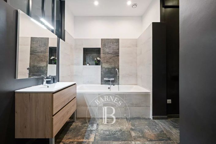 Image No.8-House for sale