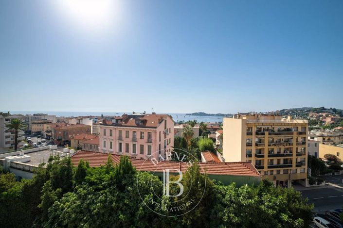 Image No.23-2 Bed Apartment for sale