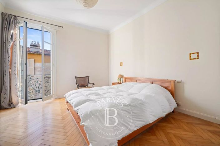 Image No.10-4 Bed House for sale