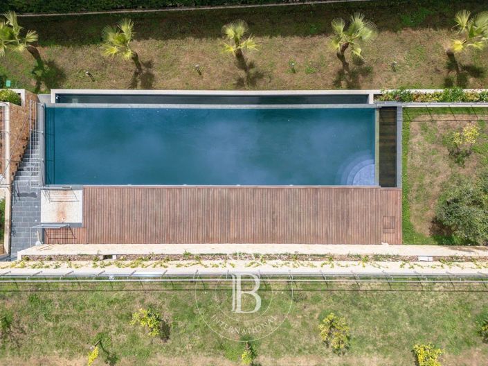 Image No.12-5 Bed Apartment for sale