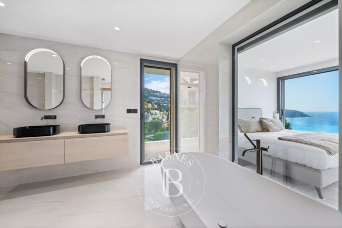 Image No.21-5 Bed Apartment for sale