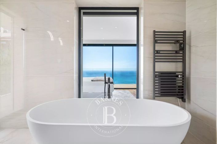 Image No.24-5 Bed Apartment for sale