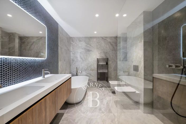 Image No.26-5 Bed Apartment for sale