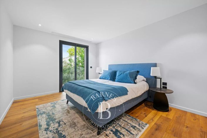 Image No.31-5 Bed Apartment for sale