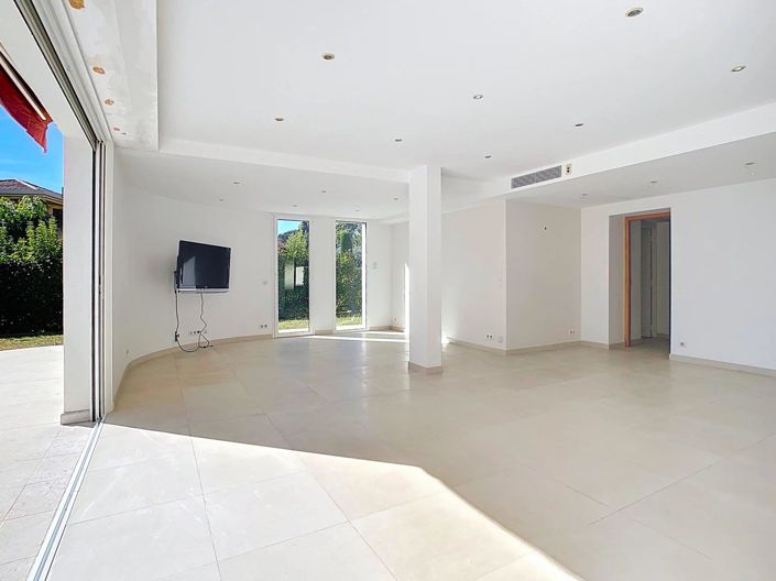 Image No.7-House for sale