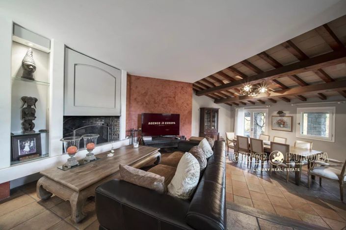 Image No.10-5 Bed House for sale