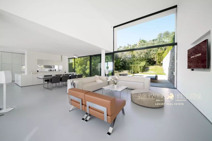 Image No.6-4 Bed House for sale