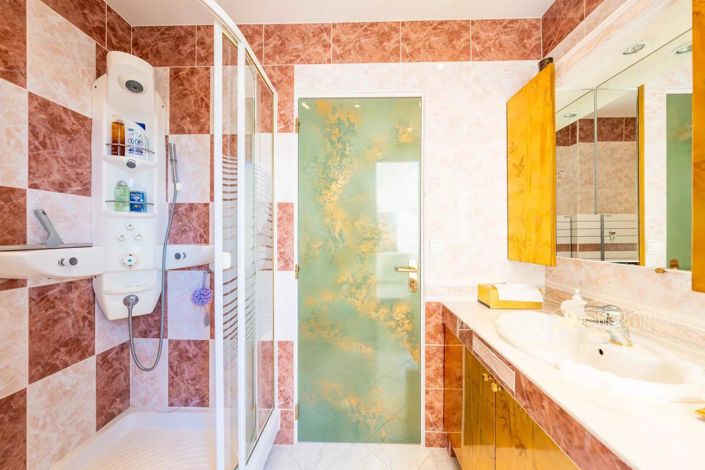 Image No.11-2 Bed Apartment for sale