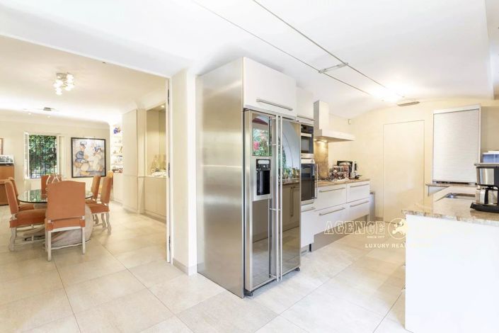 Image No.10-4 Bed House for sale