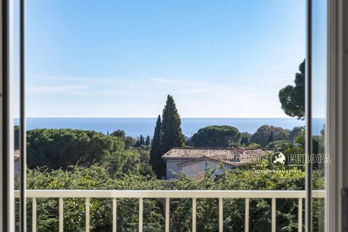 Image No.5-5 Bed House for sale