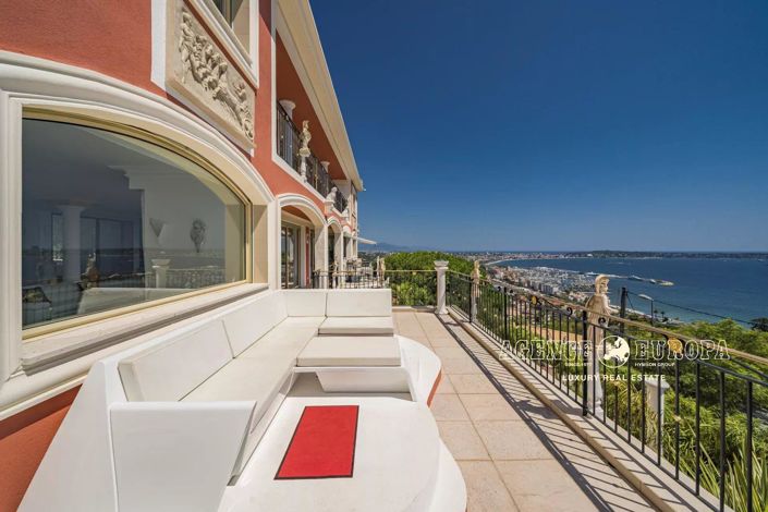 Image No.17-5 Bed House for sale