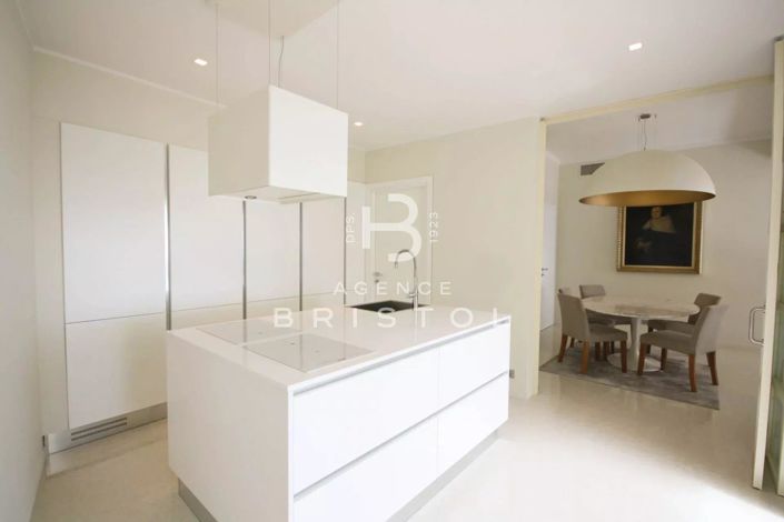 Image No.12-5 Bed House for sale