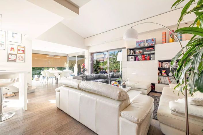 Image No.3-3 Bed House for sale