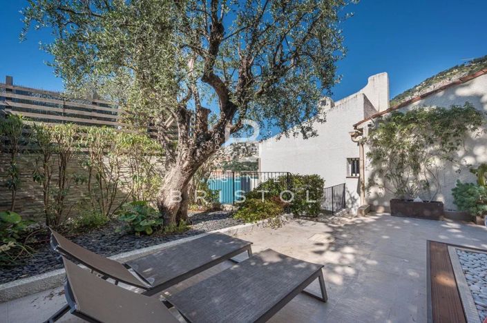 Image No.16-5 Bed House for sale