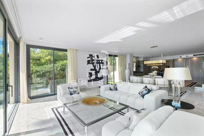 Image No.11-4 Bed House for sale