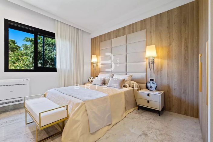 Image No.22-4 Bed House for sale