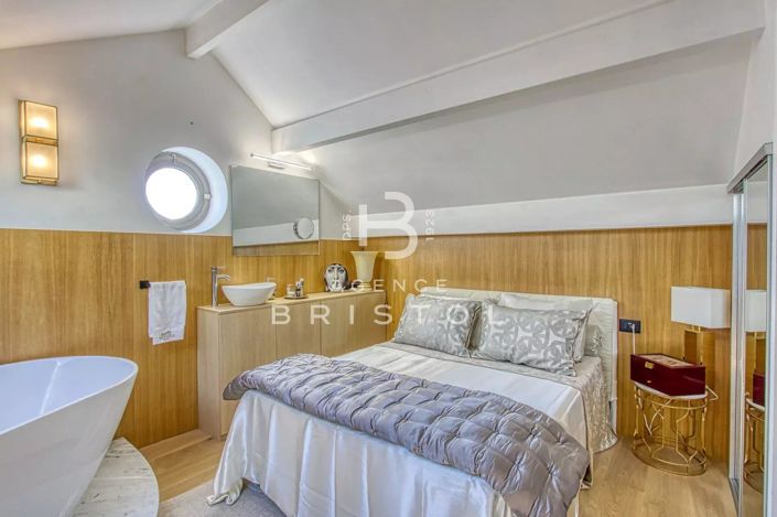 Image No.11-House for sale