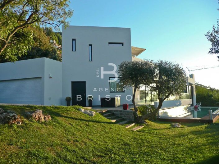 Image No.11-5 Bed House for sale