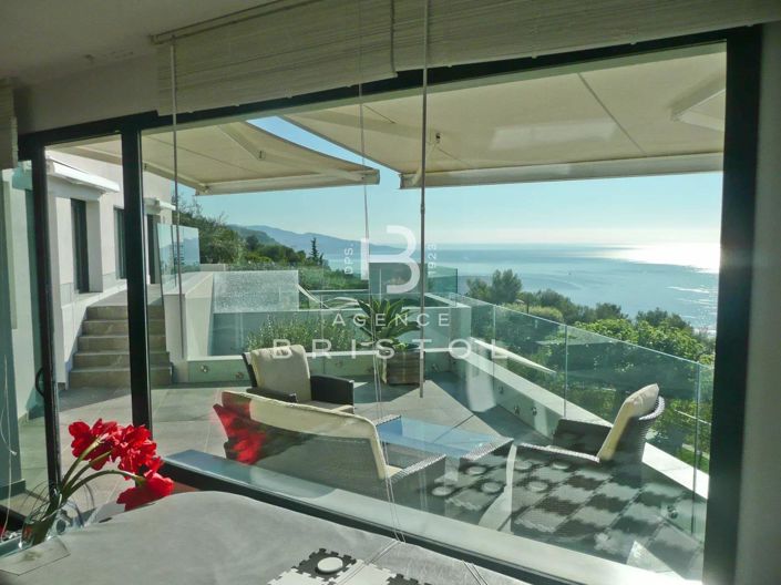 Image No.5-5 Bed House for sale