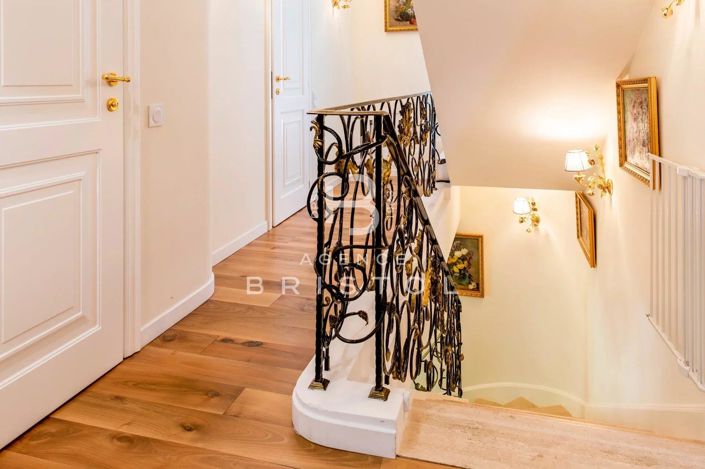 Image No.19-6 Bed House for sale