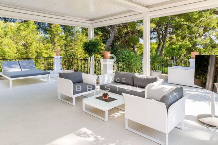 Image No.8-6 Bed House for sale