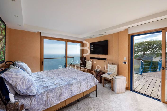 Image No.12-4 Bed House for sale