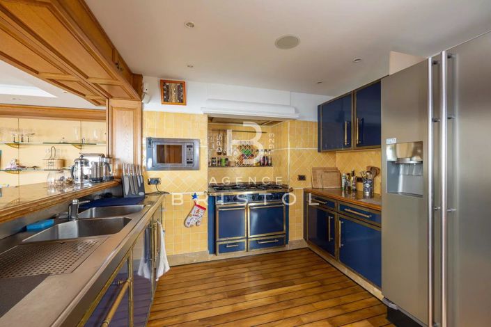 Image No.9-4 Bed House for sale