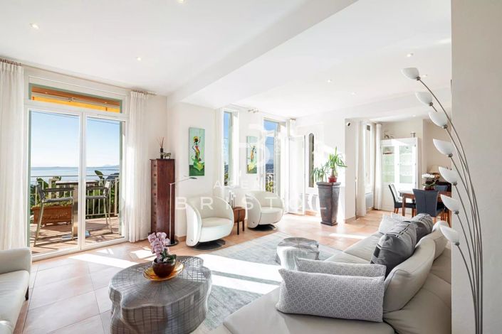 Image No.10-3 Bed Apartment for sale