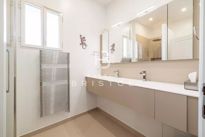 Image No.17-3 Bed Apartment for sale