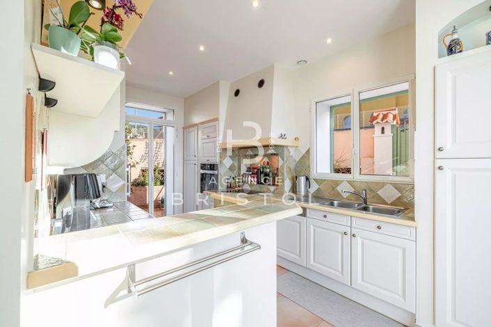 Image No.9-3 Bed Apartment for sale