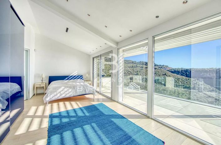 Image No.14-4 Bed House for sale