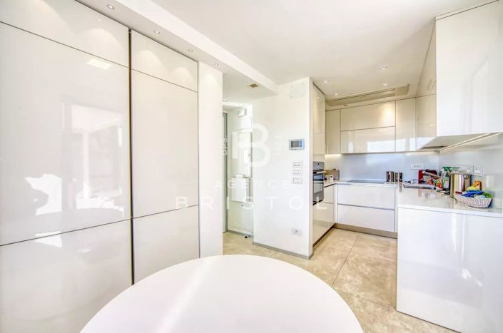 Image No.9-4 Bed House for sale