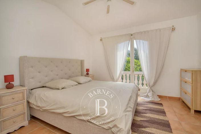 Image No.10-5 Bed House for sale