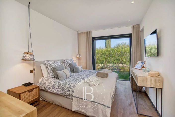 Image No.11-4 Bed House for sale