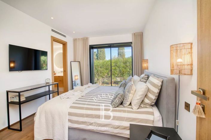 Image No.13-4 Bed House for sale