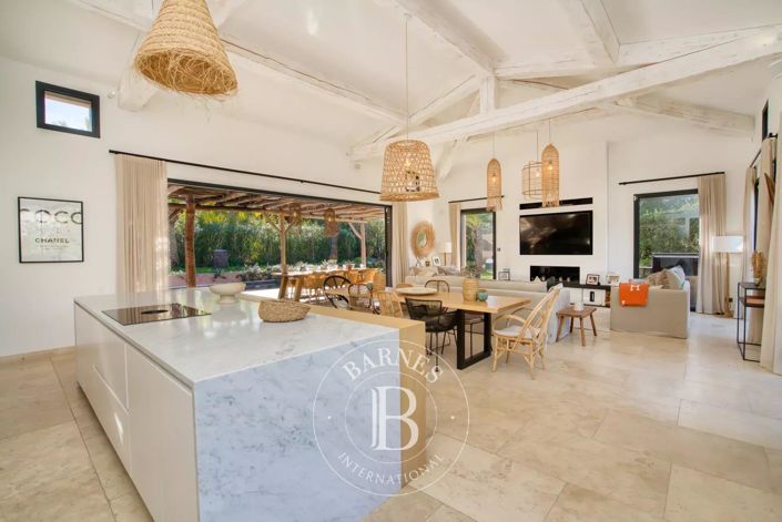 Image No.6-4 Bed House for sale