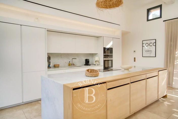 Image No.9-4 Bed House for sale