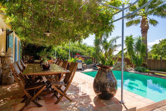 Image No.2-5 Bed House for sale