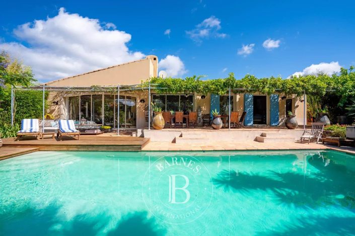 Image No.3-5 Bed House for sale