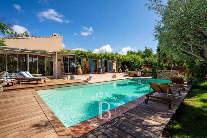 Image No.7-5 Bed House for sale