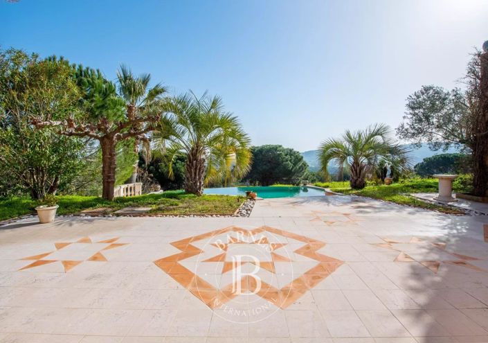 Image No.5-5 Bed House for sale